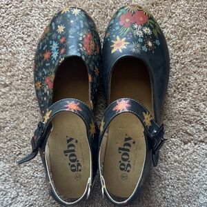 Goby Vegan Leather May Jane Style Clog-Navy Floral